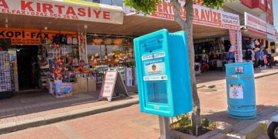 Alanya’nın dört bir yanına kitap kumbaraları konuldu