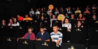 Mersin’deki öğrenciler sinema etkinliğinde buluştu