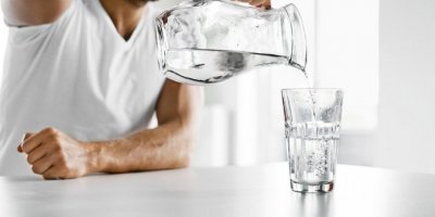 Diyabetliler yazın düzenli ve bol miktarda su tüketmeli