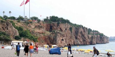 Antalya’da yaz yağmuru