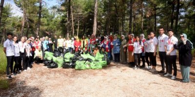 Yangınlara sebep olan cam şişeler ormanlık alandan toplandı