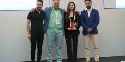 Mikrocerrahide Akdeniz Üniversitesi’ne ödül