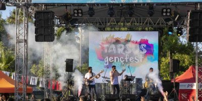 Gençler, Tarsus Genç Fest’te doyasıya eğlendi