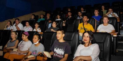 Özel gereksinimli bireyler sinema izlemenin mutluluğunu yaşadı