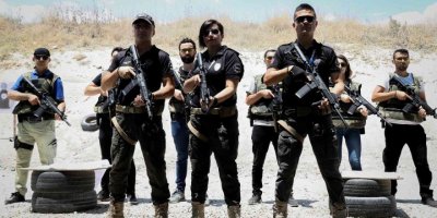 Polislerin ‘sarsılmaz’ Eğitimi Nefes Kesti