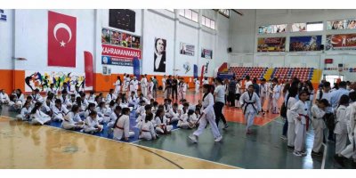 Kahramanmaraş’ta tekvando siyah kuşak dan ve terfi sınavları yapıldı