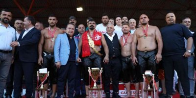 Tarihi Kırkpınar Yağlı Güreşleri’ne Antalya damgası
