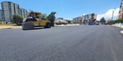 Tarsus’ta asflat çalışmaları sürüyor