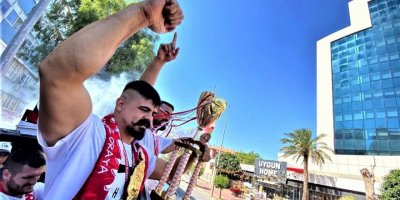Kırkpınar’da başpehlivanlığı kazanan Cengizhan Şimşek, memleketi Antalya’da coşkuyla karşılandı