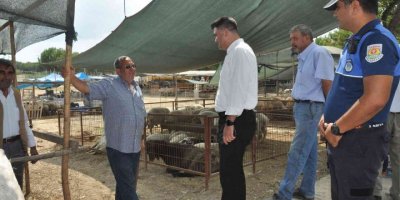 Tarsus’ta kurban satış yerleri denetlendi
