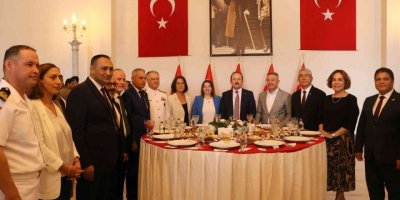 Vali Pehlivan, Kamu Görevlileriyle Bayramlaştı