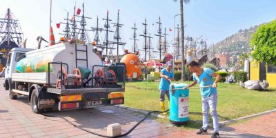 Alanya’da bayram boyunca 3 bin 404 ton atık toplandı