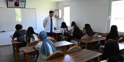 Kemer’de ücretsiz eğitim alan öğrenciler, yeni eğitim öğretim yılına başladı