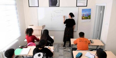 Mersin’deki kurs merkezlerinde öğrenim desteği alan öğrencilerden büyük başarı