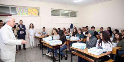 Akdeniz Belediyesi Etüt Merkezinden tercih yapacak gençlere destek