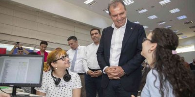 Seçer, YKS Tercih Danışmanlığına başvuran öğrencilerle buluştu