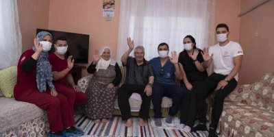 Evde bakım hizmeti vatandaşların yüzünü güldürüyor