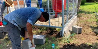 Kemer’de yeşil alanlara bakım ve onarım çalışması