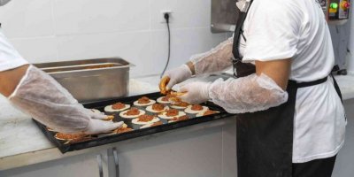 Mersin’de Taziyeler İçin Yemek Hizmetine Başlandı