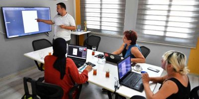 Kadın ve Çocuk Bilim, Teknoloji Atölyesinde ’photoshop’ eğitimi başladı