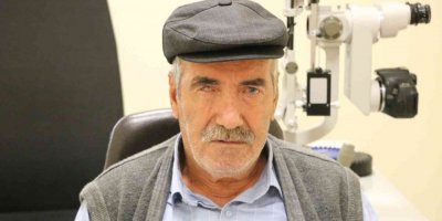 Yaşlı adam kornea nakliyle yeniden görmeye başladı
