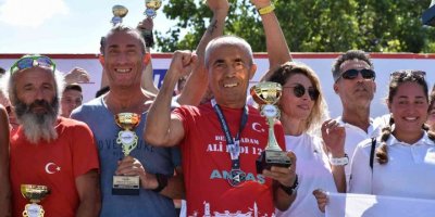 ‘Demir Adam’ standart mesafede Türkiye Şampiyonu oldu