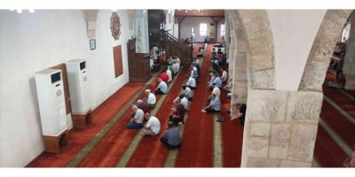 Yazar ve şair Mevlana İdris Zengin dualarla anıldı