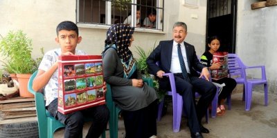 Vali Yılmaz, Konuk Olduğu Ailelerin Sorun Ve Taleplerini Dinliyor