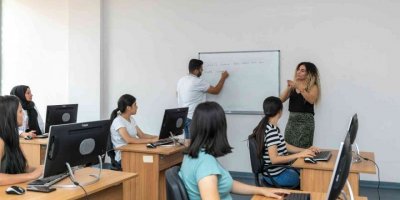 İşitme engelliler için açılan bilgisayar kursu ilgi görüyor