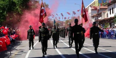 Isparta’da Zafer Bayramı coşkusu