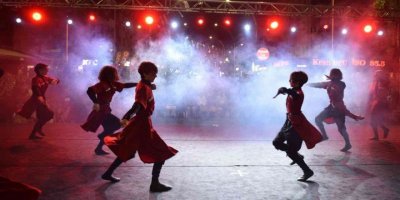 Kepez’in 6. Uluslararası Folklor Festivali’ne muhteşem gala