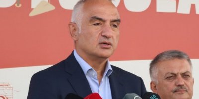 Bakan Ersoy, Türkiye’nin turizmdeki kişi başı gelir rekorunu paylaştı
