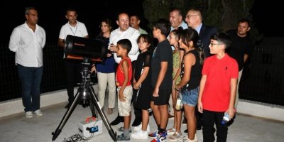 Vali Pehlivan Bilim Köyü’nde öğrencilerle buluştu