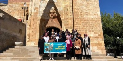 Şehrin güzelliklerini keşfediyorlar