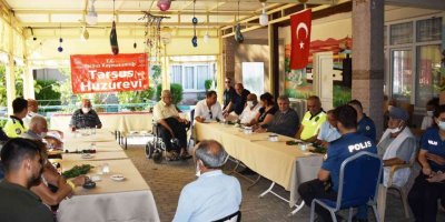 Tarsus Emniyetinden Huzurevi Sakinlerine Moral Ziyareti