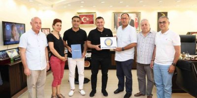 Hollandalı turistler Alanya’dan memnun