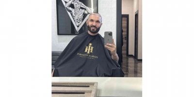 Ünlü kuaför İstanbul’da saç ektirdi