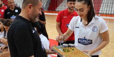 Alpedo Kahramanmaraş Kadın Voleybol Takımının hedefi 1. Lig