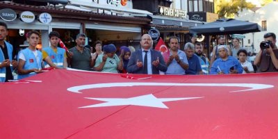 Kaş Ülkü Ocakları’ndan "bayrak Yürüyüşü Ve Şehitler İçin Dua" Etkinliği