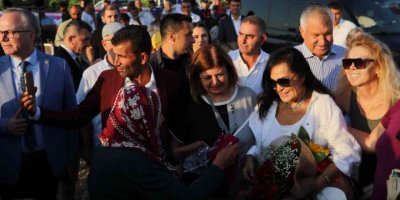 Yaşlı kadından Türkan Şoray’a şok: "Fatma Girik öldü, sen ölme, bak kendine”