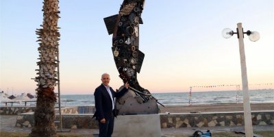 Mersin’de Sardalya heykeli Karaduvar’ın simgesi oldu