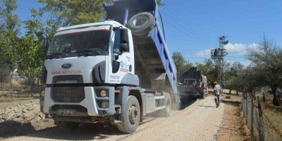 Büyükşehir Belediyesinden, Elmalı’da asfalt çalışması