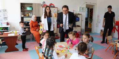 Başkandan minik öğrencilere ziyaret