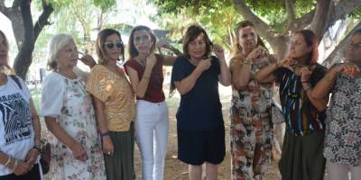 Mahsa Amini için saçlarını kestiler