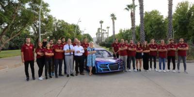 Rektör Özkan Tufan Elektromobil Takımı ile bir araya geldi