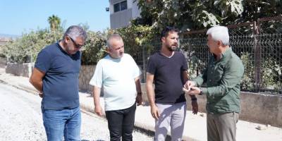 Finike'de yol çalışmaları devam ediyor