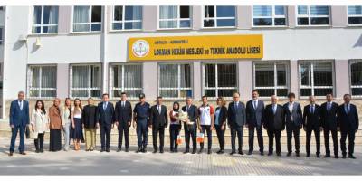 Vali Yazıcı, öğrenci ve öğretmenlere AHENK'i anlattı