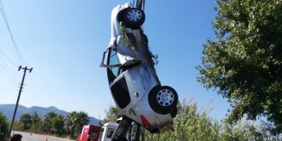 Otomobil sulama kanalına devrildi: 2 yaralı