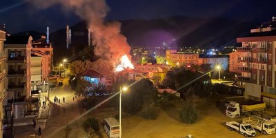 Mahallede korkutan yangın