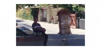 Simidi Yerli Halka 7,5, Turiste 20 Liradan Satıyor